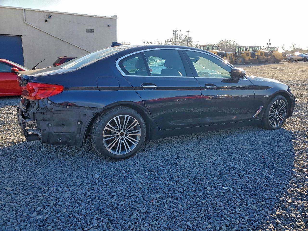 2018 BMW 530 Xi - Фото 3