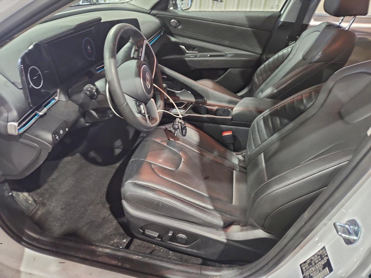 2025 Hyundai Elantra Limited - Image 7