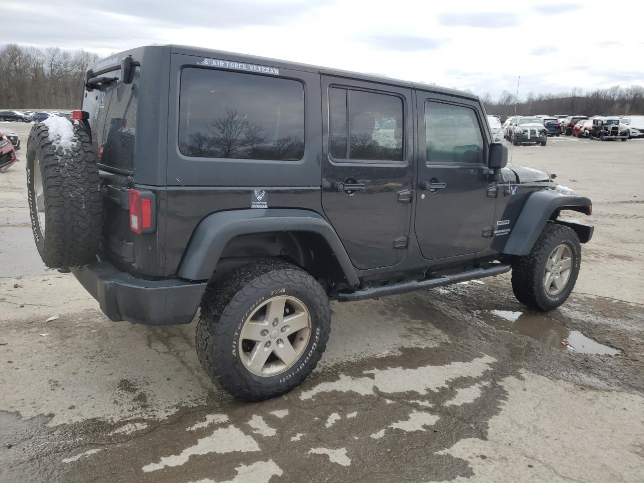 2014 Jeep Wrangler Unlimited Sport - Image 3