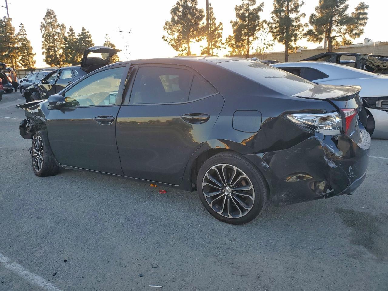 2015 Toyota Corolla L - Фото 2