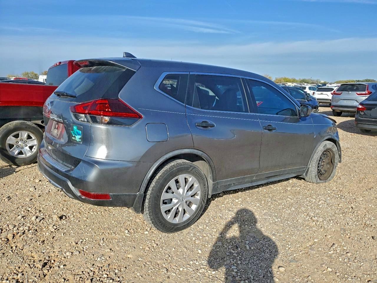 2018 Nissan Rogue S - Фото 3