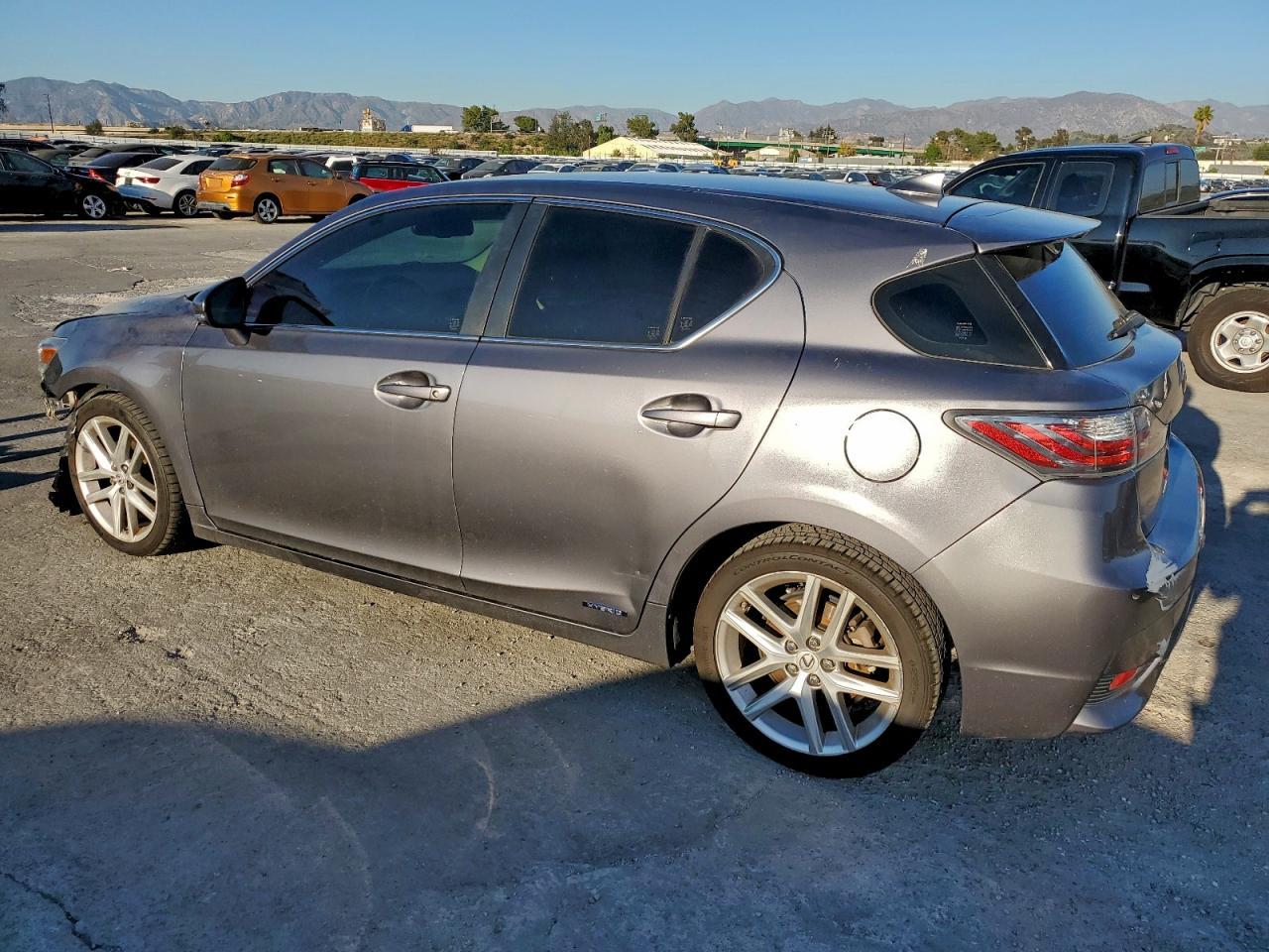2016 Lexus Ct 200 - Image 2