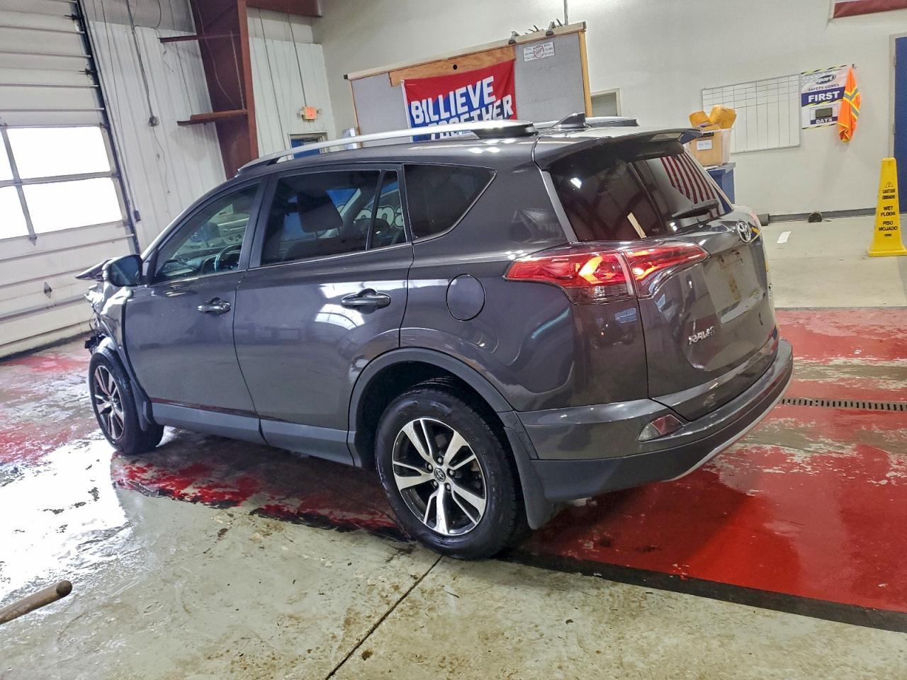 2018 Toyota Rav4 Adventure - Фото 2