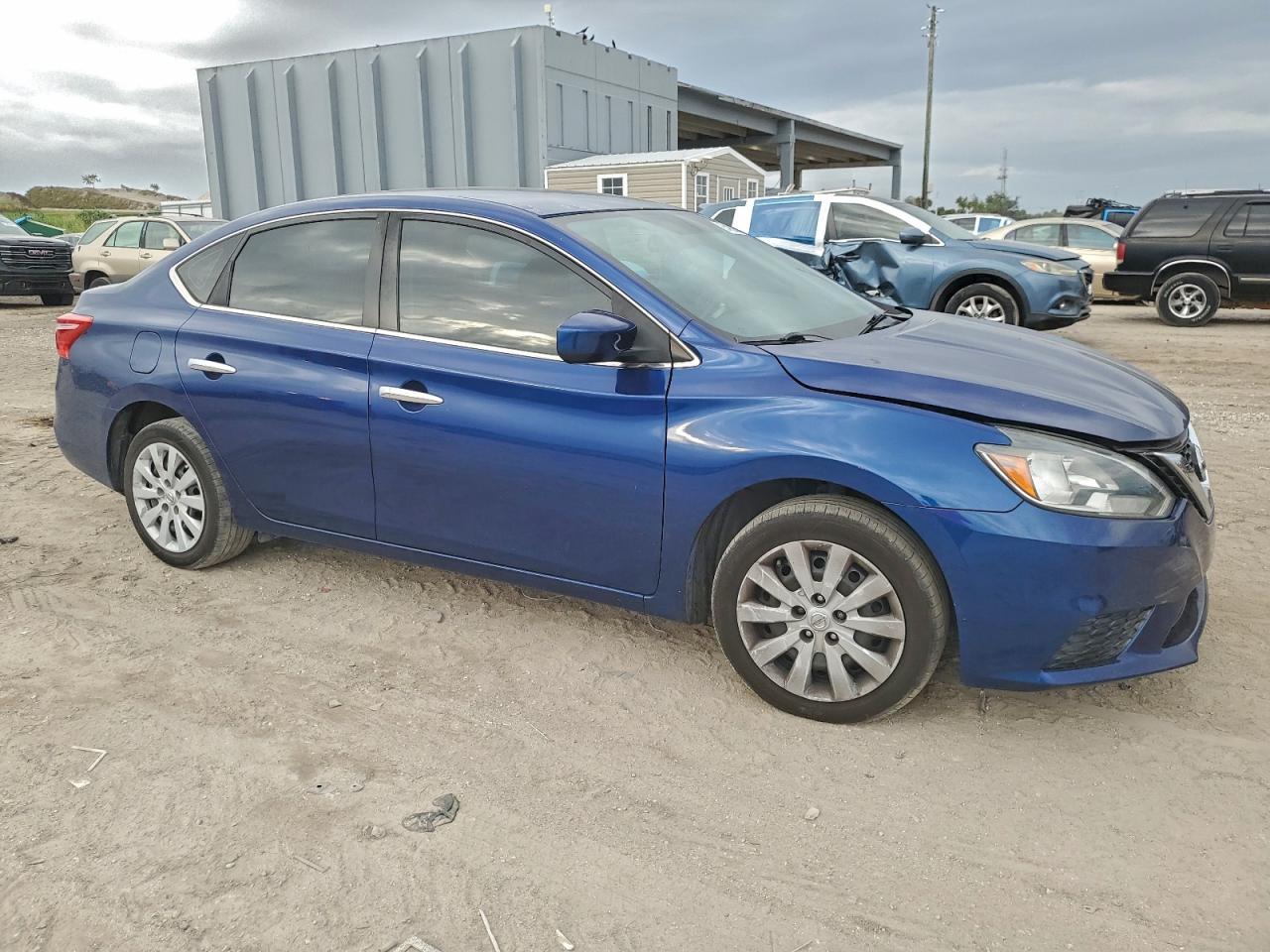 2017 Nissan Sentra S - Фото 4