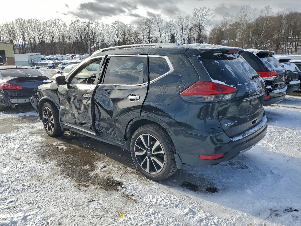 2018 Nissan Rogue S - Фото 2