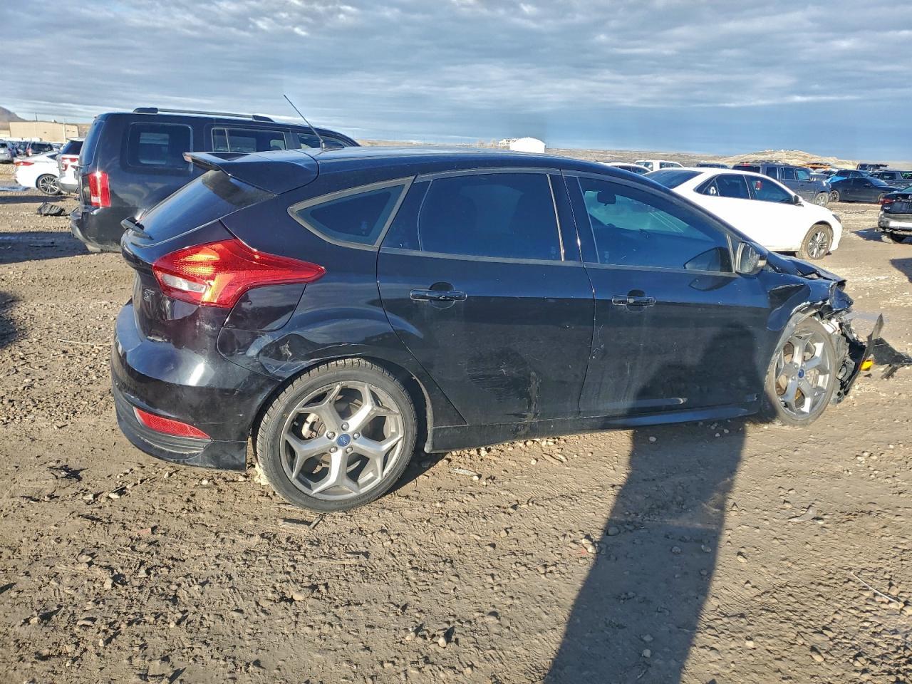 2016 Ford Focus St - Фото 3