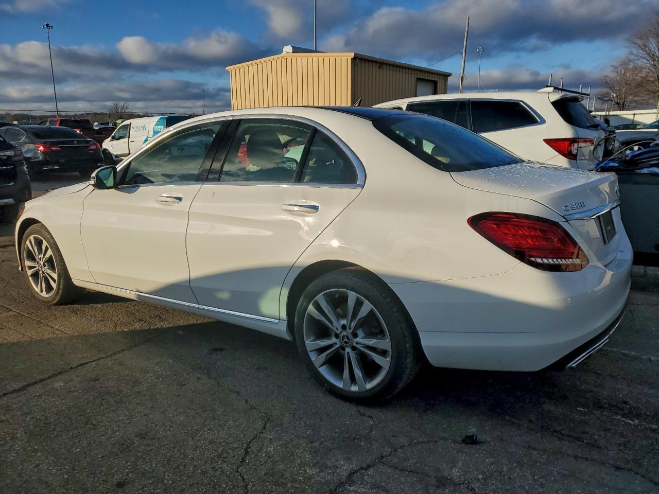 2019 Mercedes-Benz C 300 4Matic - Фото 2