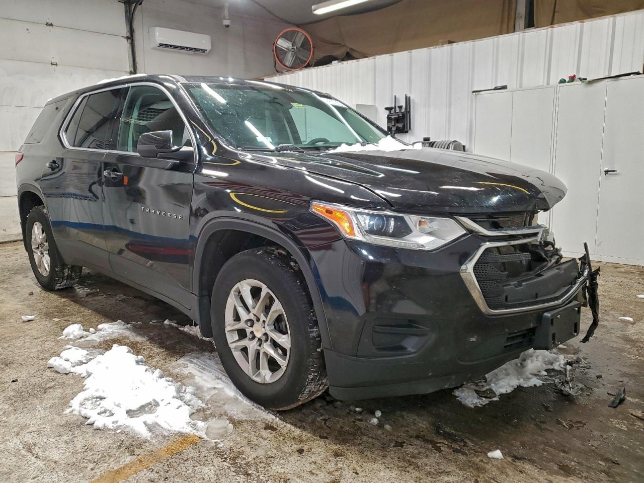 2021 Chevrolet Traverse Ls - Image 4