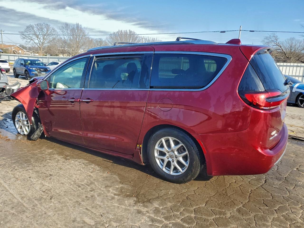 2021 Chrysler Pacifica Touring L - Фото 2