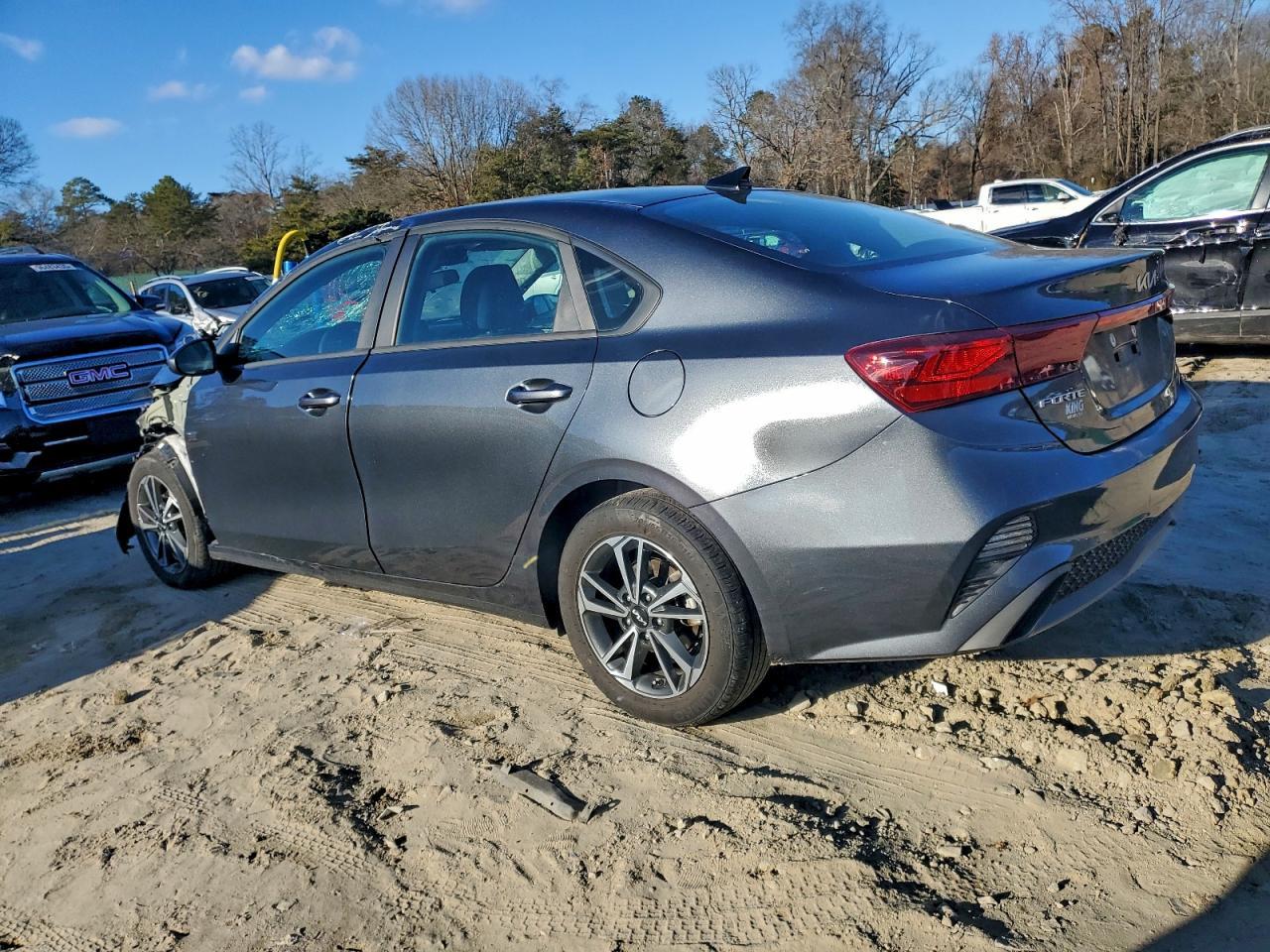 2024 Kia Forte - Фото 2