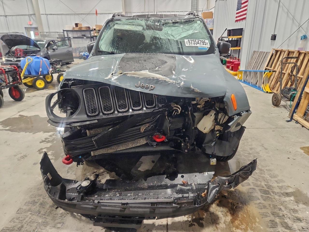 2017 Jeep Renegade Trailhawk - Image 5