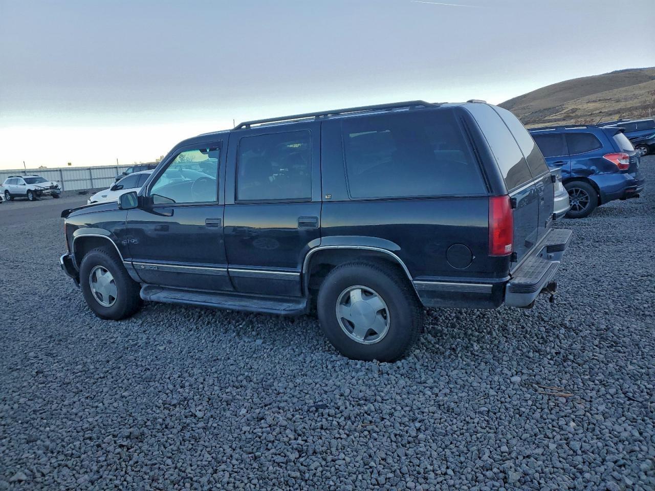 1997 Chevrolet Tahoe K1500 - Фото 2