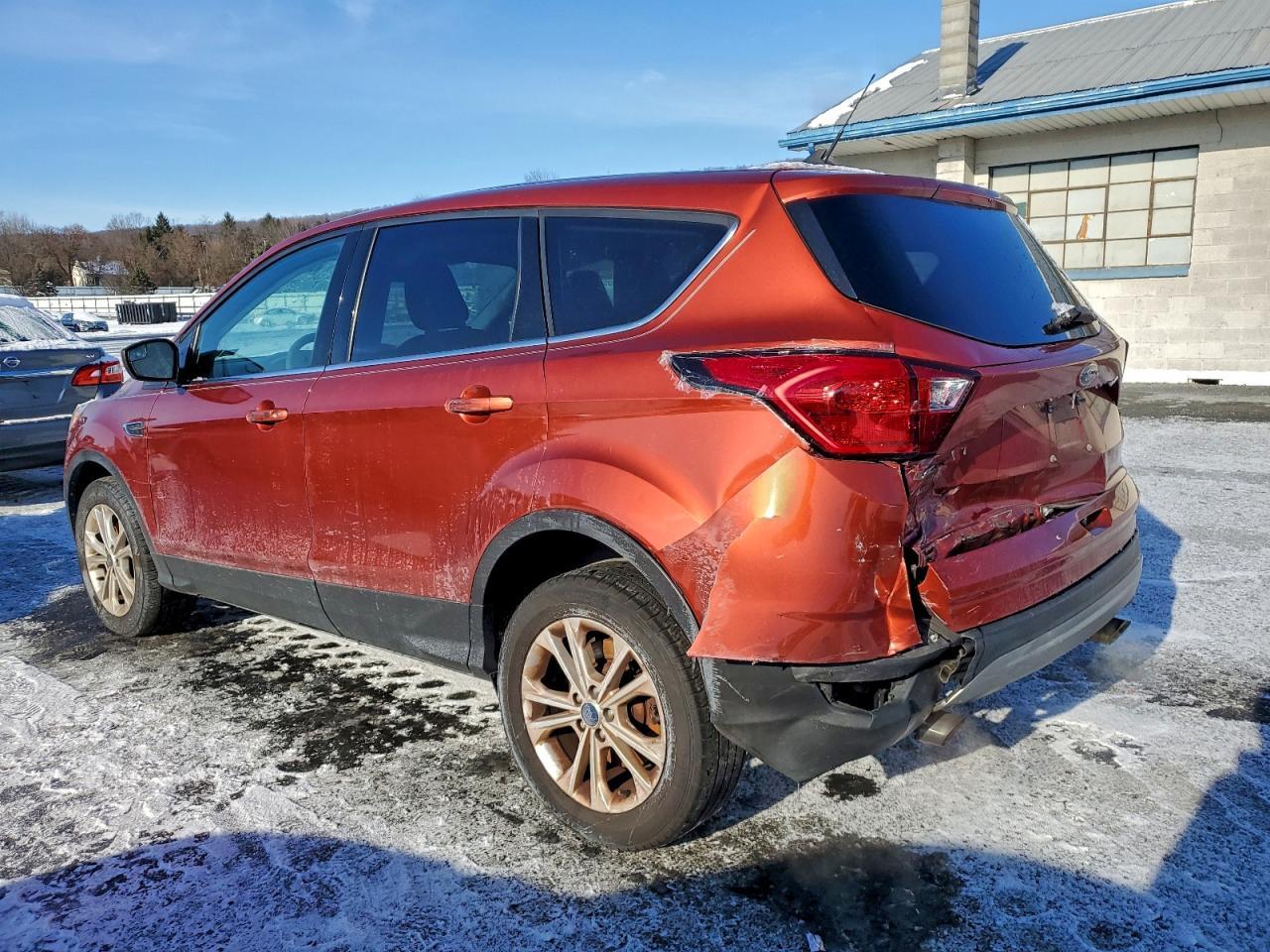2019 Ford Escape Se - Фото 2