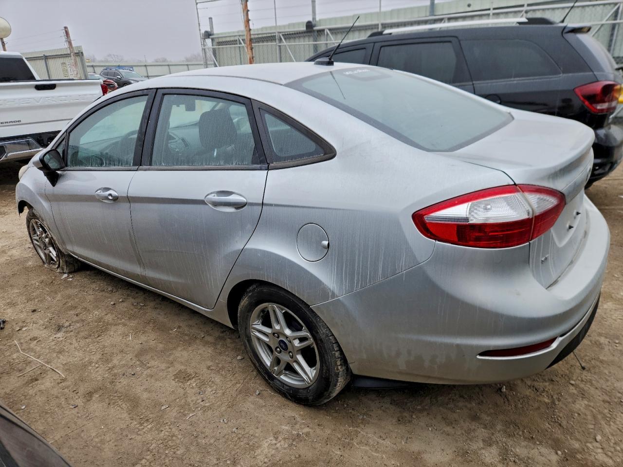 2017 Ford Fiesta Se - Фото 2