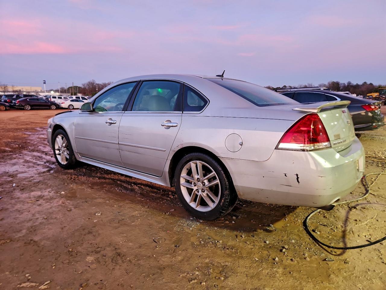 2012 Chevrolet Impala Ltz - Image 2