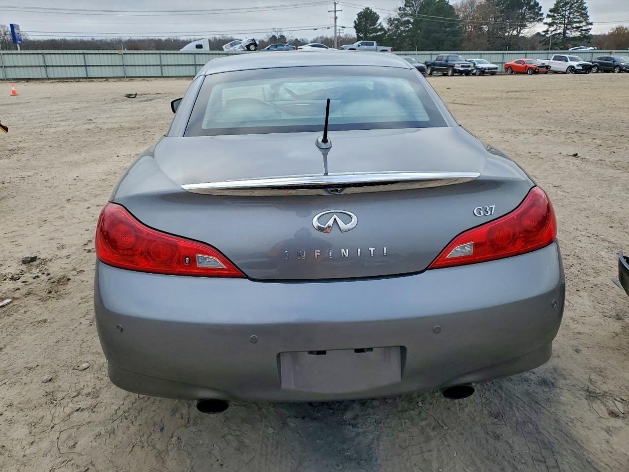 2013 Infiniti G37 Convertible Sport - Фото 6