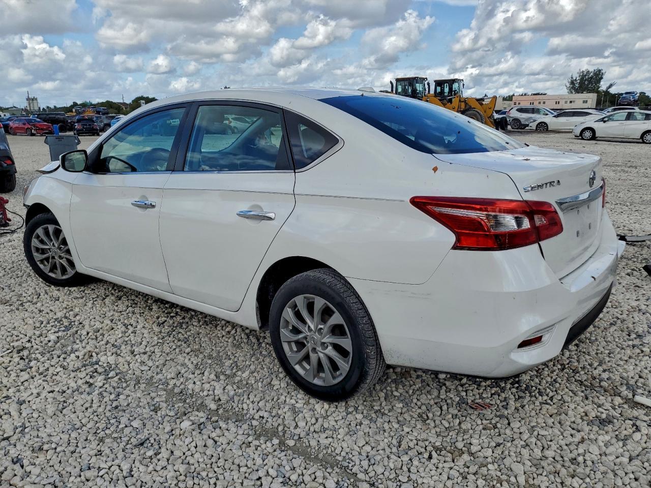 2019 Nissan Sentra S - Фото 2