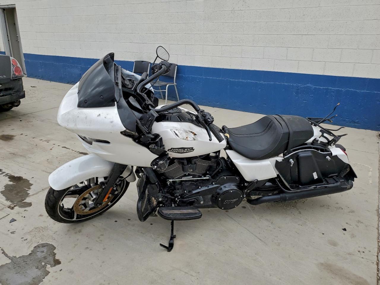 2025 Harley-Davidson Fltrx - Image 3