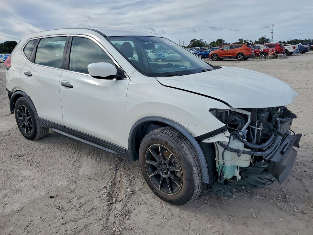 2018 Nissan Rogue S - Фото 4