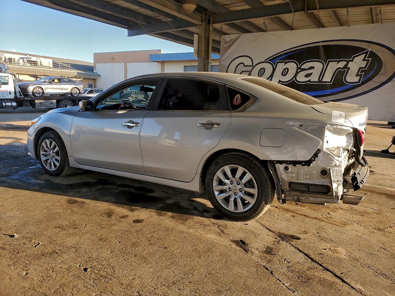 2017 Nissan Altima 2.5 - Фото 2