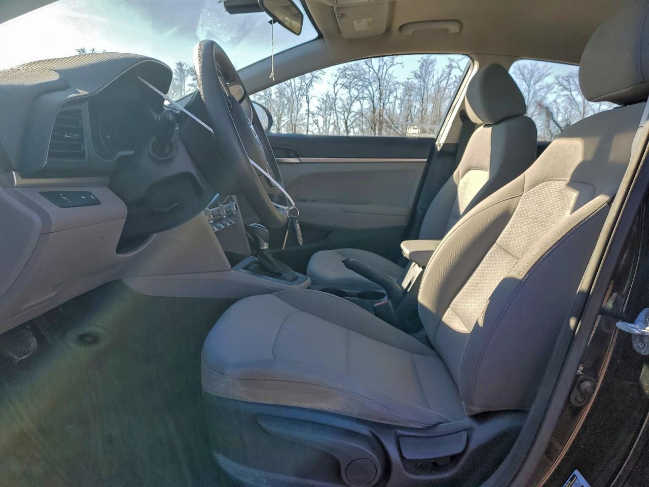 2020 Hyundai Elantra Se - Фото 7