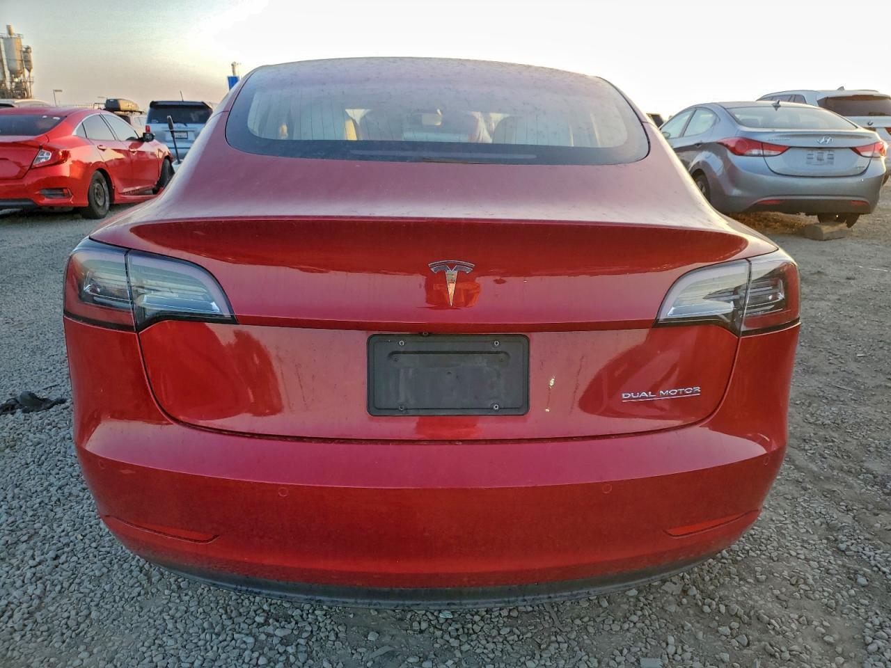 2019 Tesla Model 3 - Фото 6