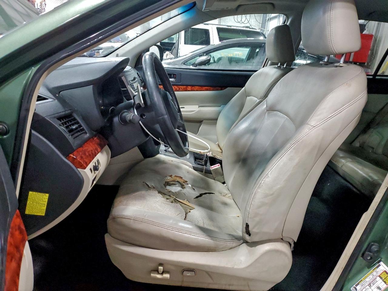 2010 Subaru Outback 2.5I Limited - Фото 7