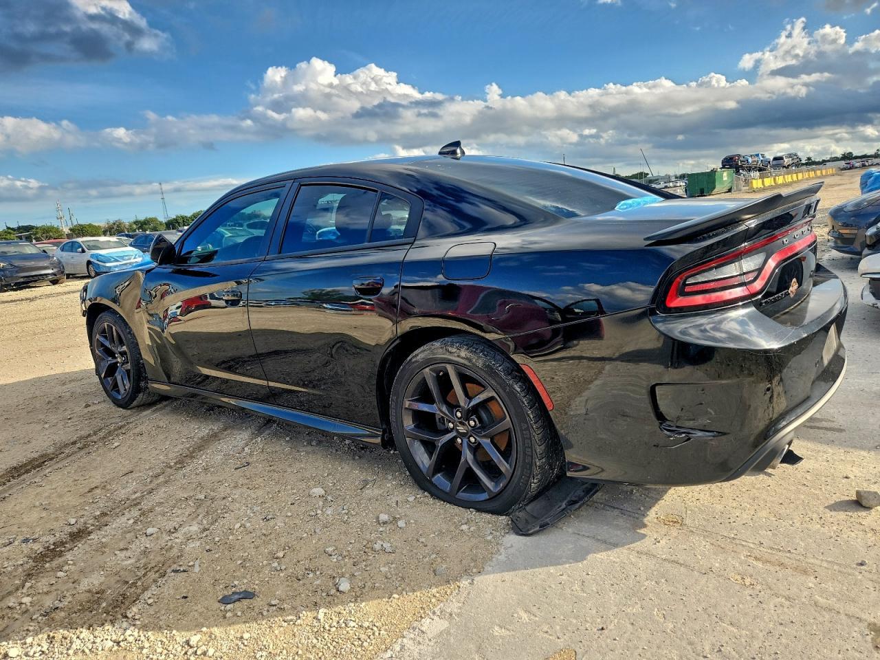 2019 Dodge Charger Gt - Image 2