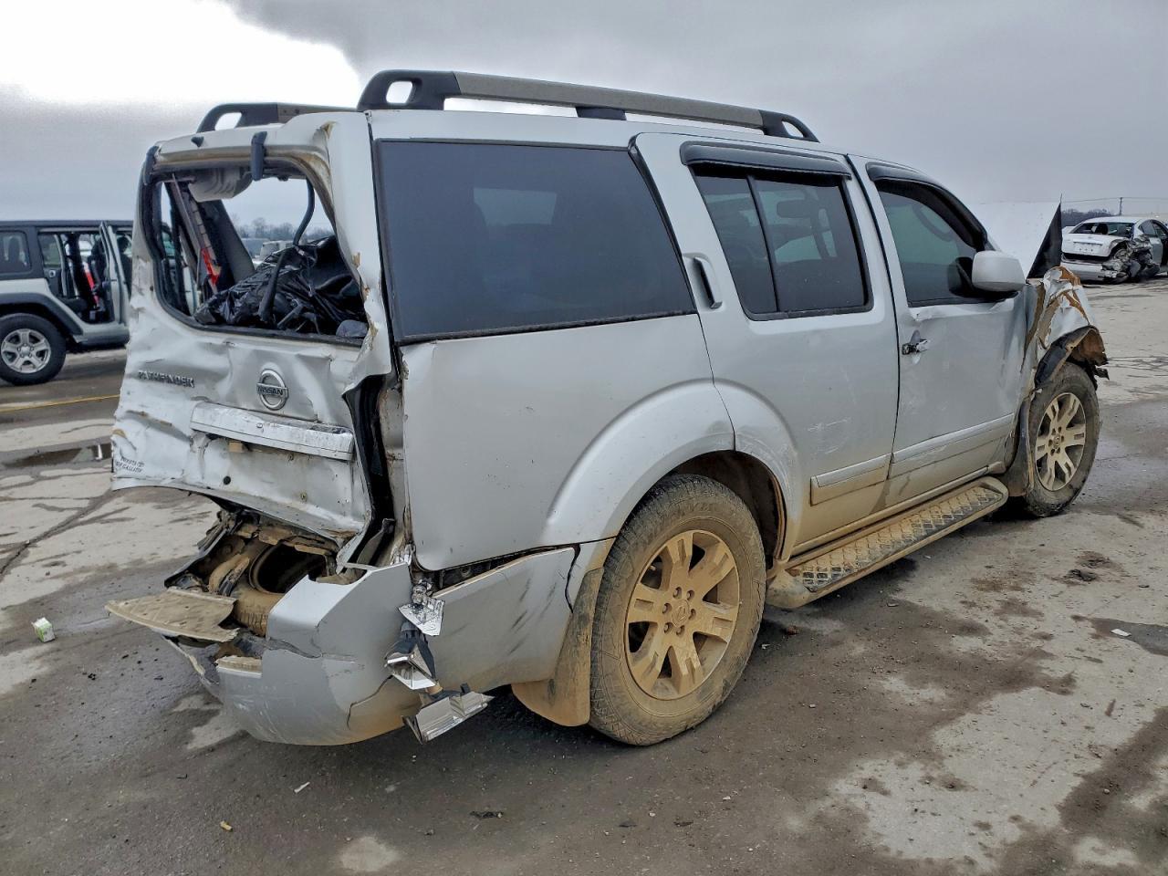 2012 Nissan Pathfinder S - Фото 3