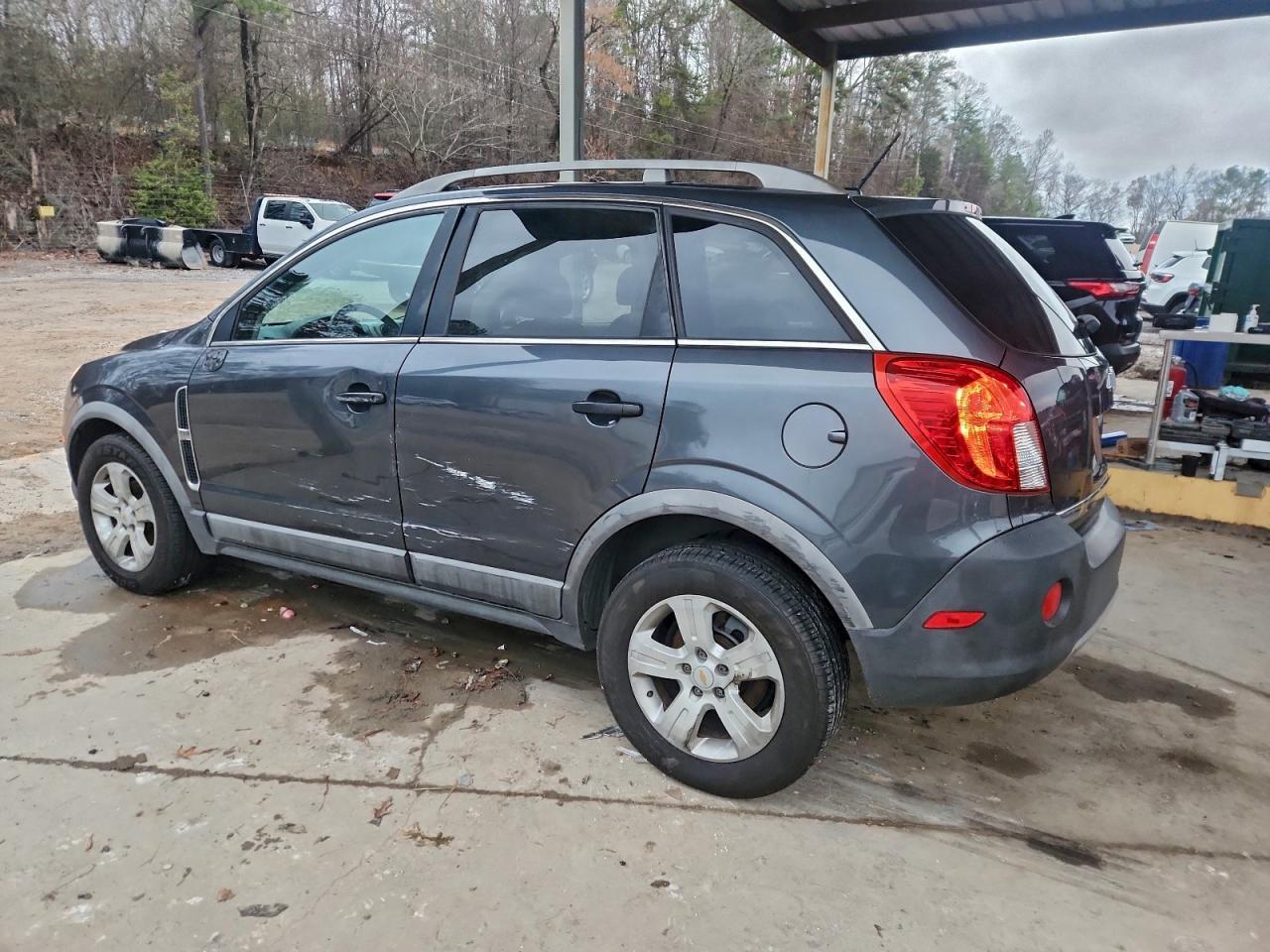 2013 Chevrolet Captiva Ls - Image 2