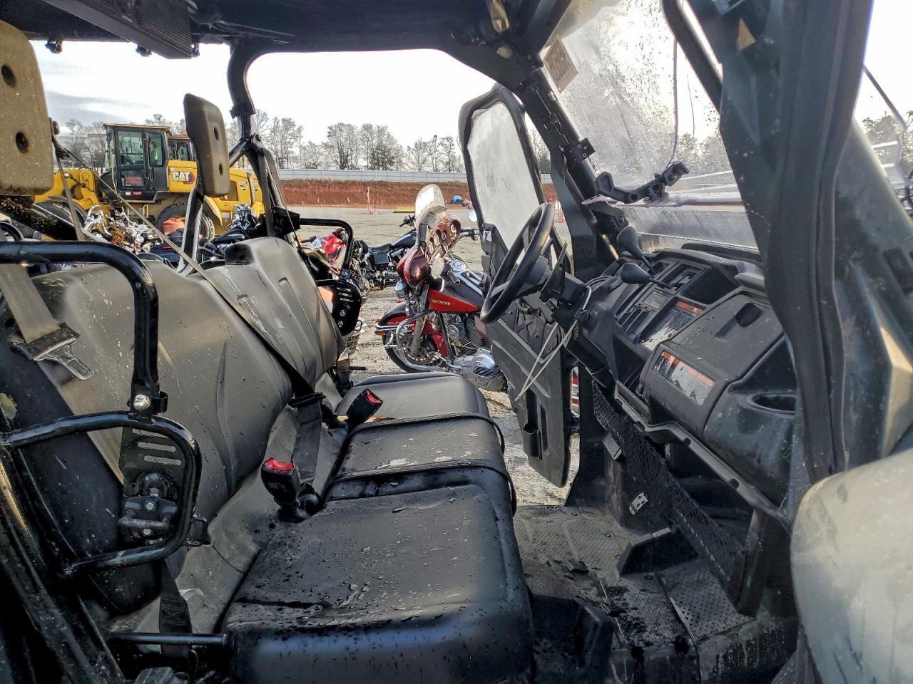 2025 Honda Pioneer 1000 Utility Vehicle - Image 5