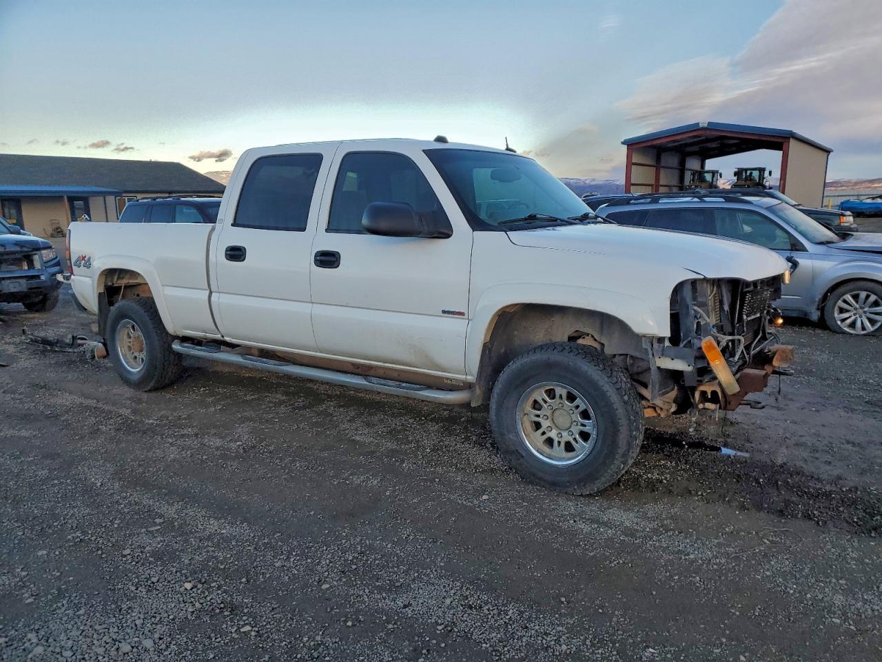 2004 GMC Sierra K2500 Heavy Duty - Image 4