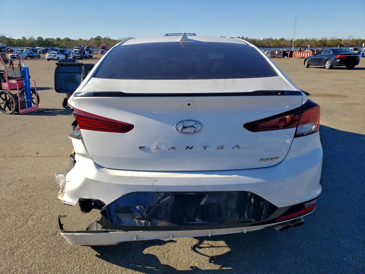 2020 Hyundai Elantra Sport - Фото 6