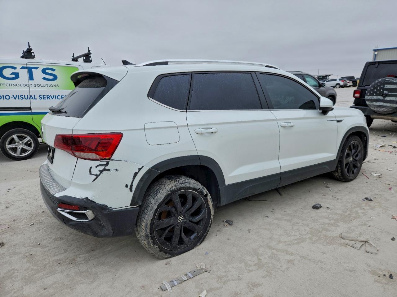 2023 Volkswagen Taos Se - Фото 3