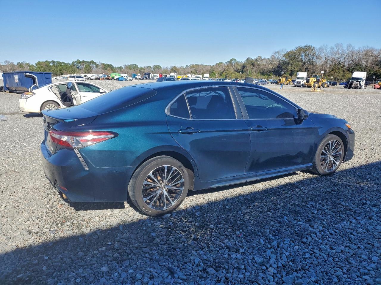 2018 Toyota Camry L - Фото 3