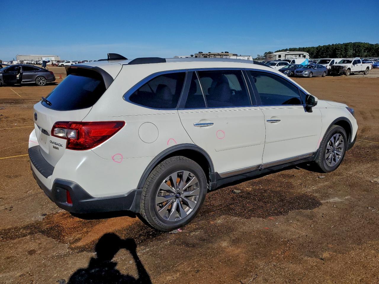 2018 Subaru Outback Touring - Фото 3