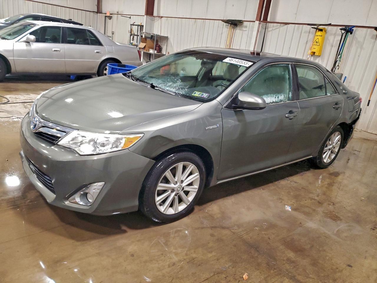 2014 Toyota Camry Hybrid