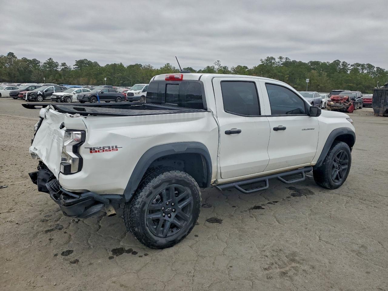2024 Chevrolet Colorado Trail Boss - Фото 3