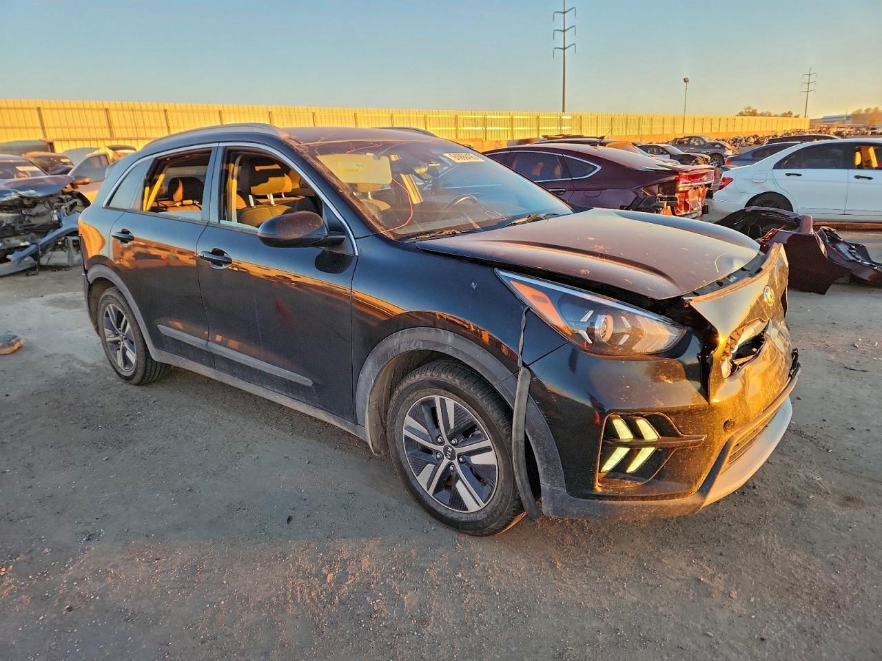 2020 Kia Niro Lxs - Image 4