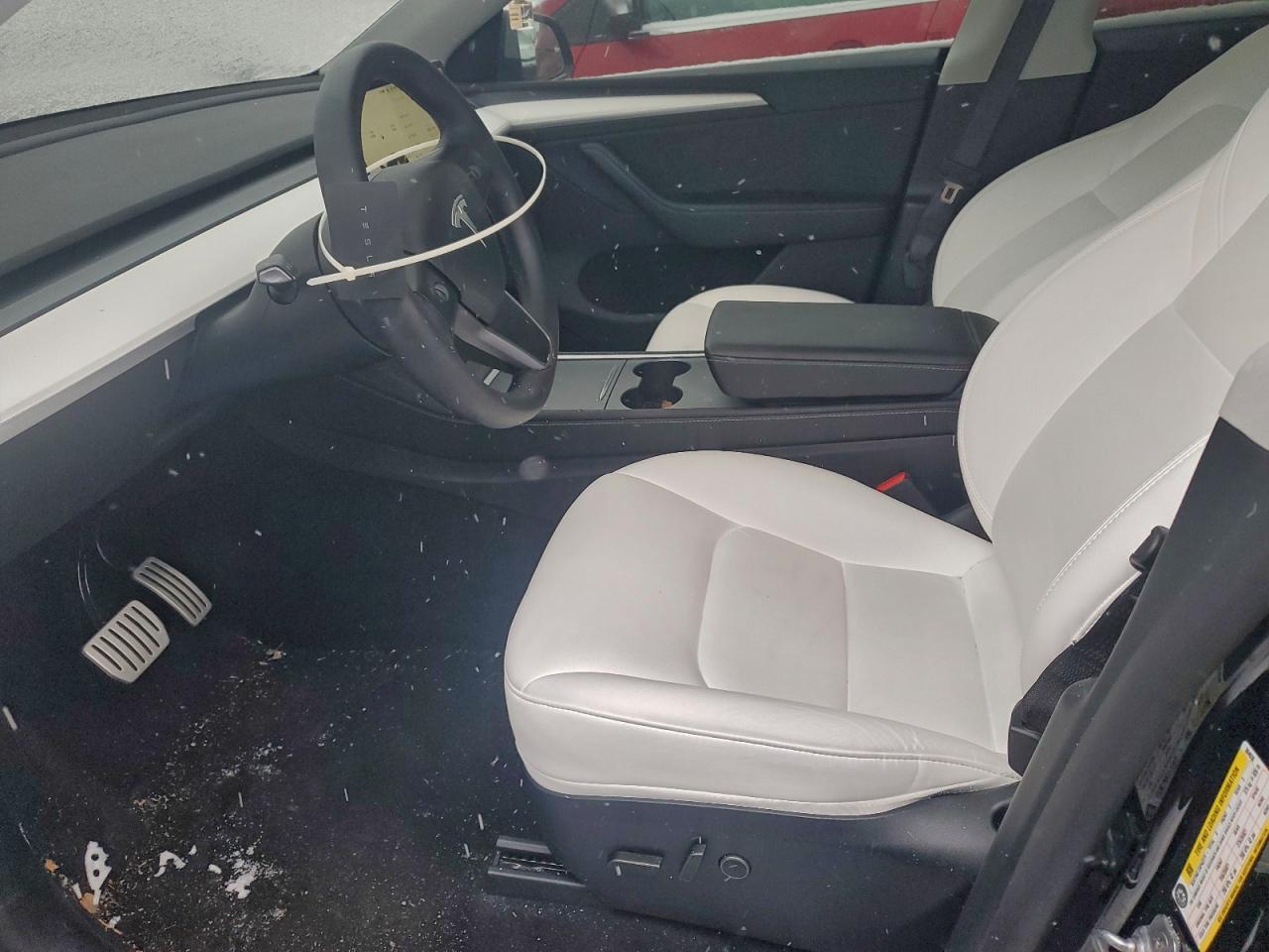 2024 Tesla Model Y - Image 7