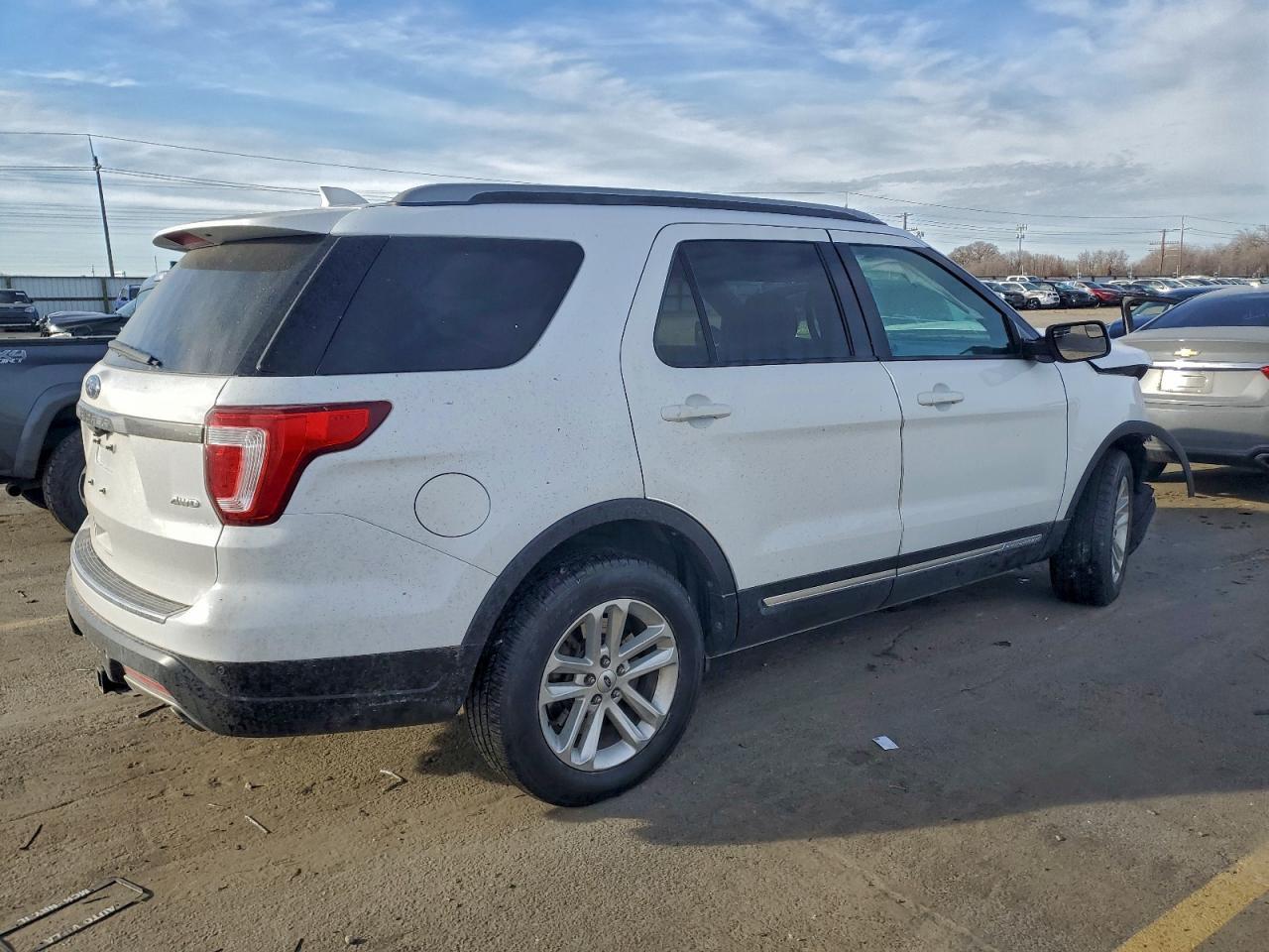 2016 Ford Explorer Xlt - Фото 3