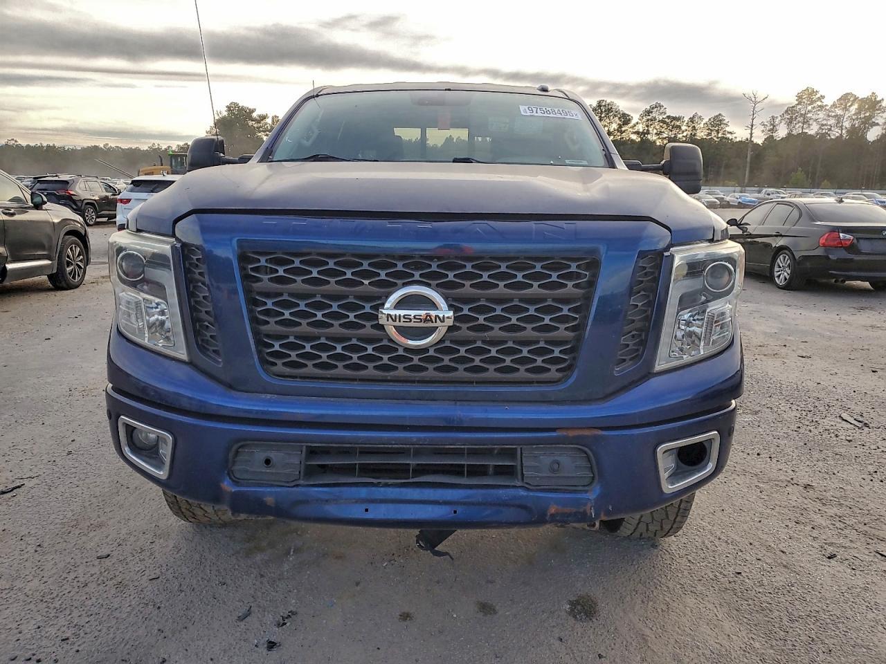 2017 Nissan Titan Xd Sl - Image 5