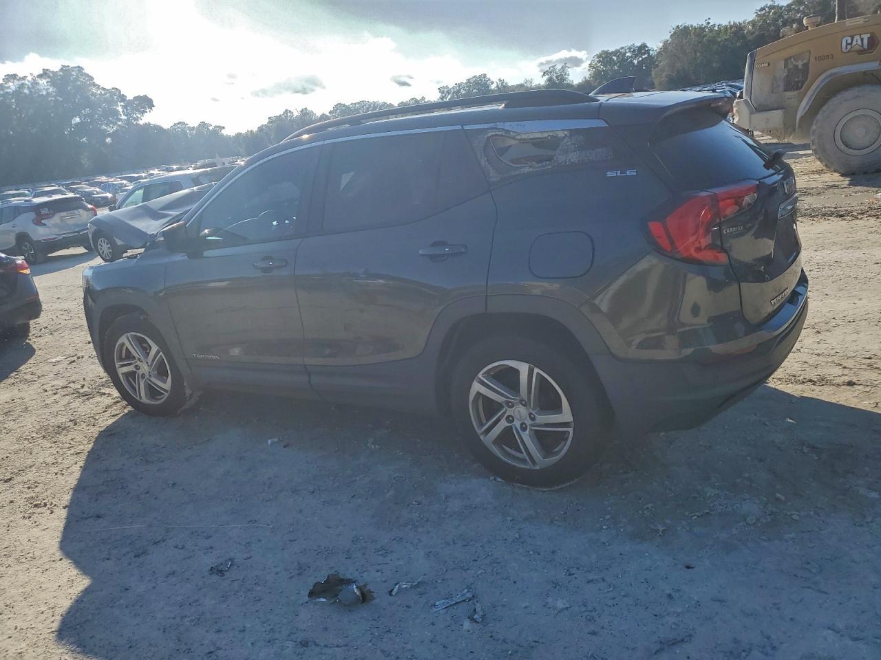 2018 GMC Terrain Sle - Image 2