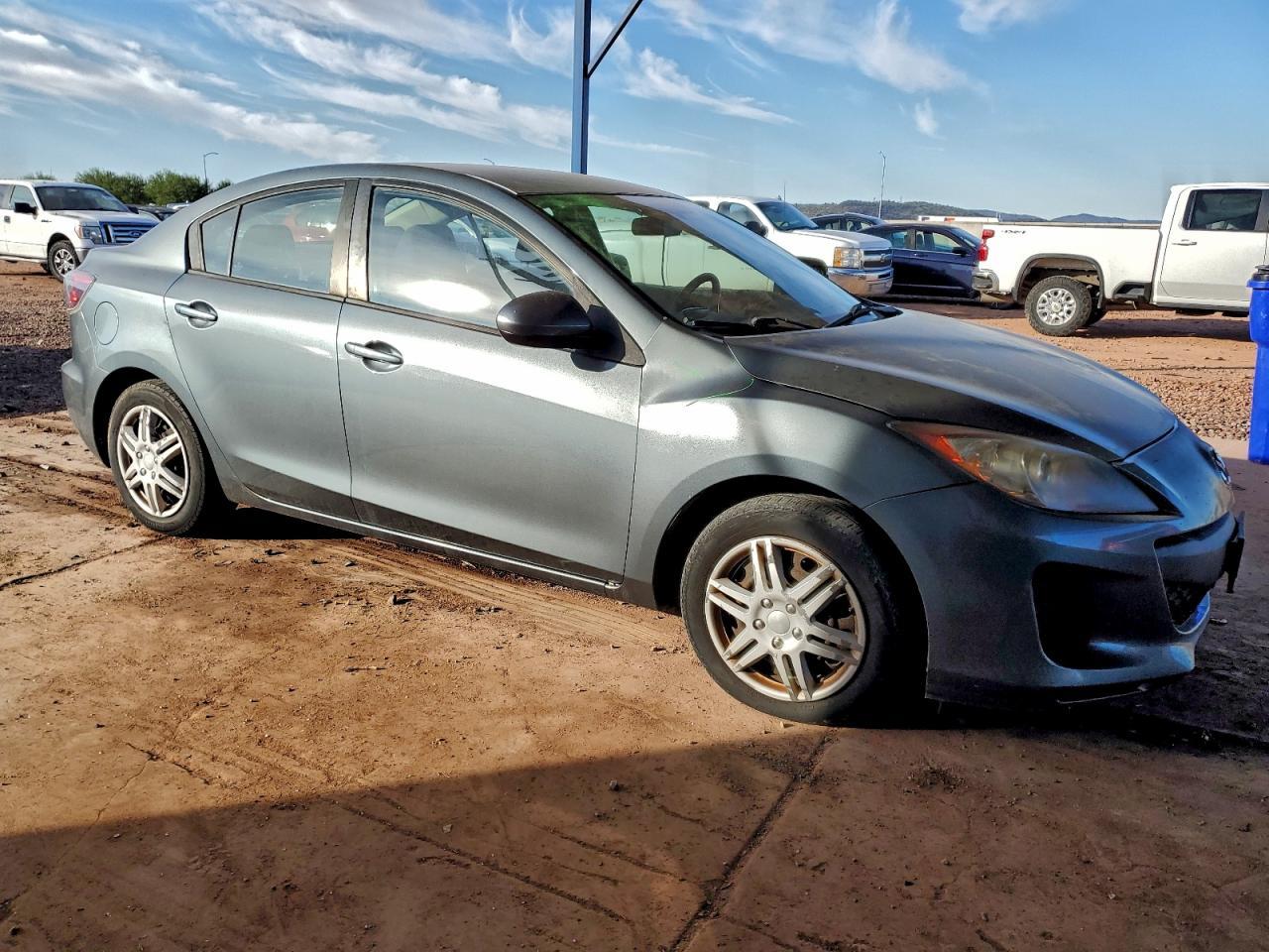 2012 Mazda 3 I - Image 4