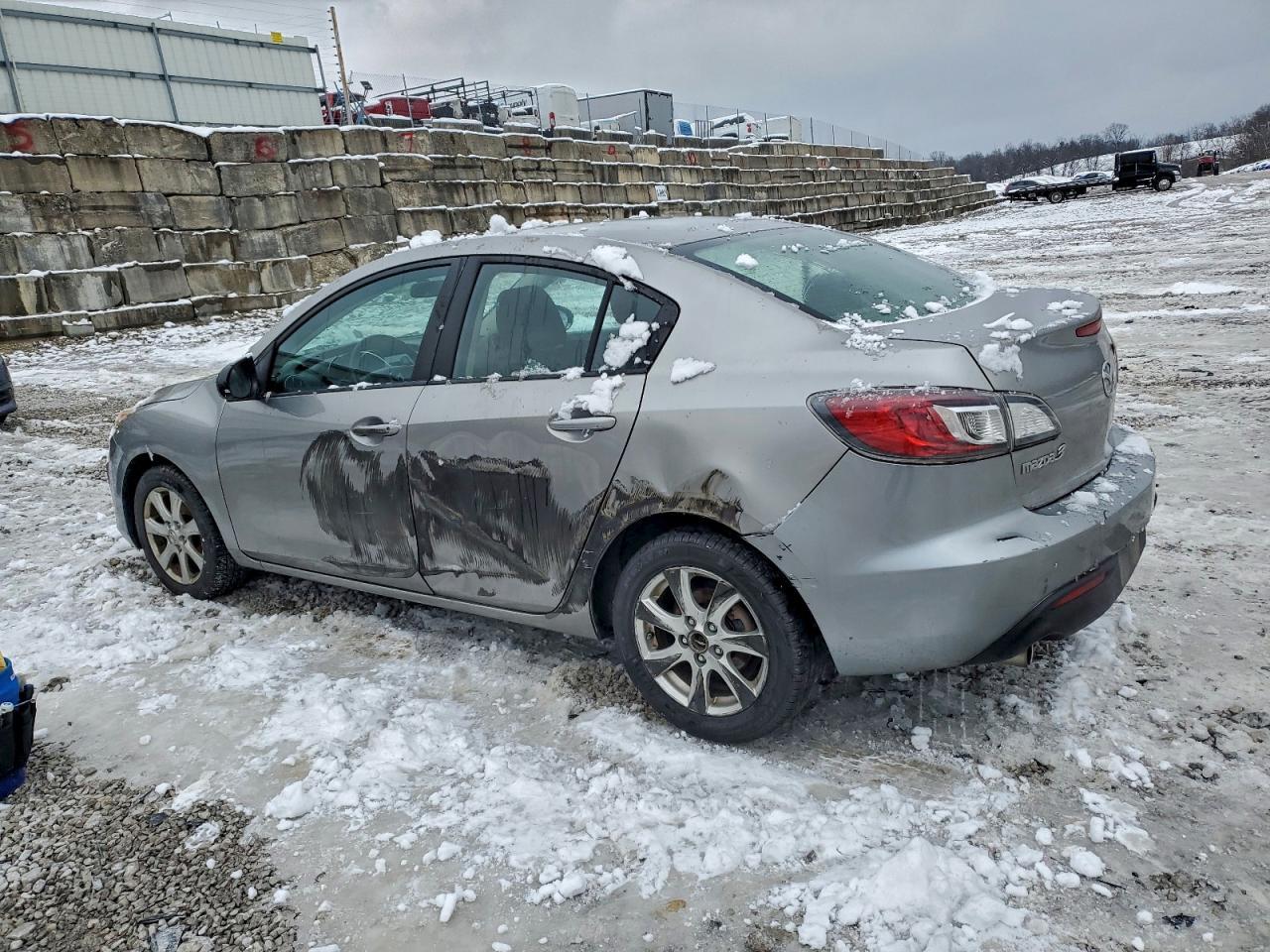 2011 Mazda 3 I - Фото 2