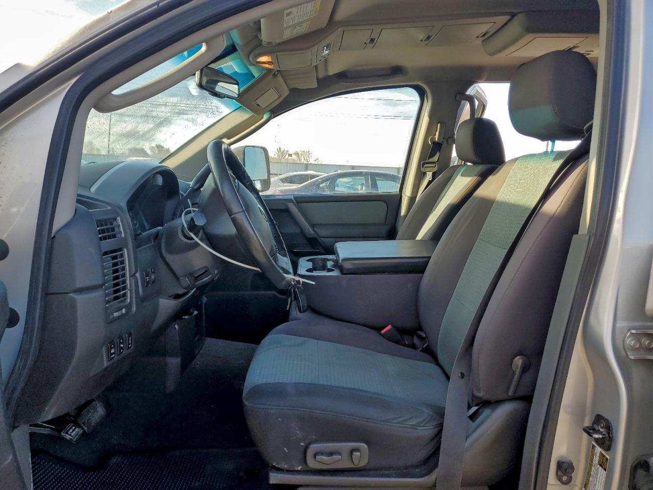 2007 Nissan Titan Xe - Image 7