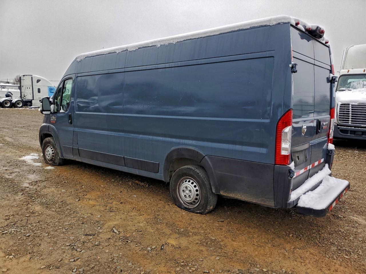 2020 Ram Promaster 3500 Delivery Van - Фото 2