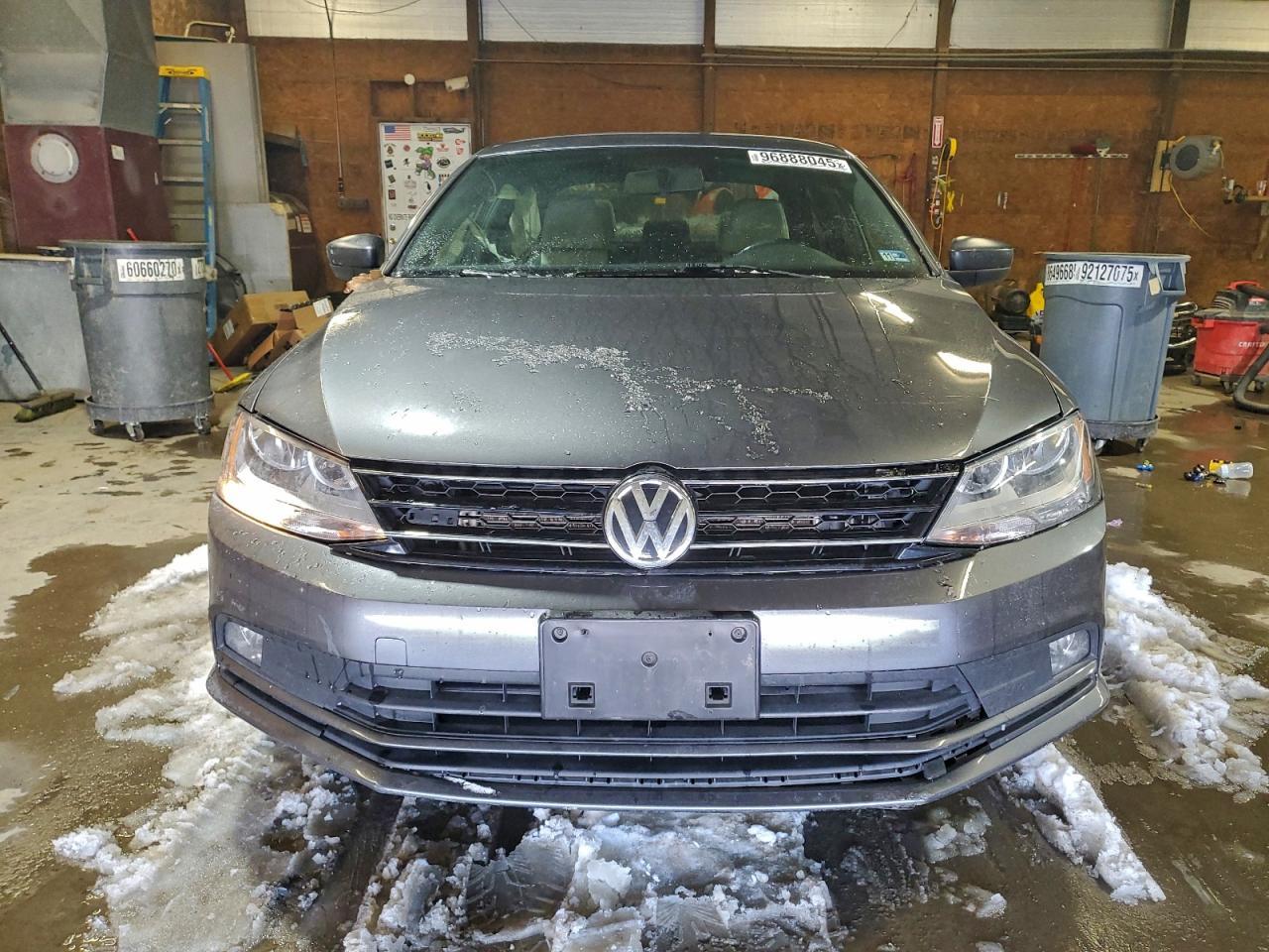 2016 Volkswagen Jetta Sport - Image 5