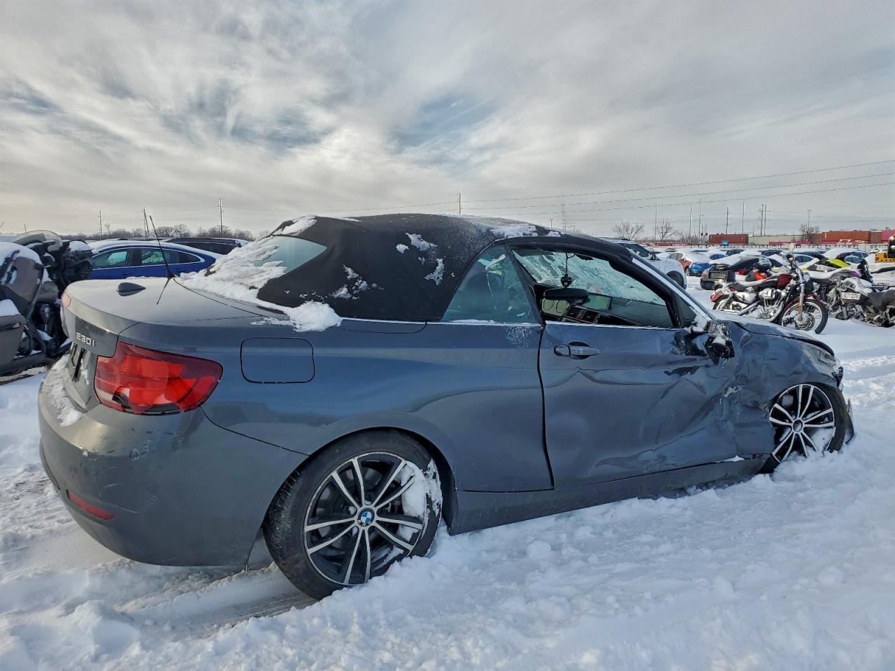 2020 BMW 230Xi - Фото 3