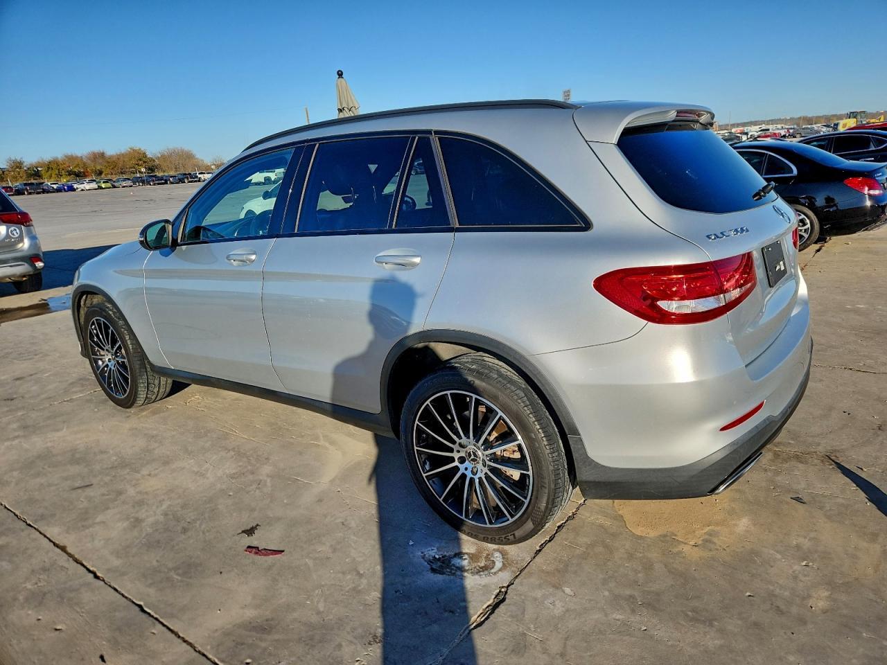 2018 Mercedes-Benz Glc 300 - Image 2